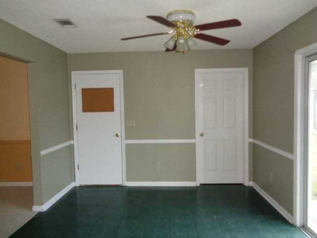 204 Merriwood Cir - Photo 3 of 11