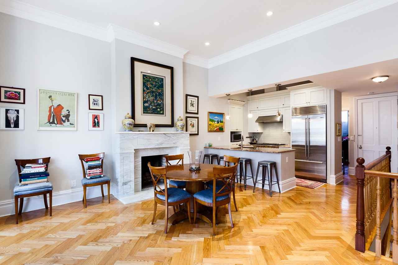 439 Henry St #1C - Photo 3 of 10