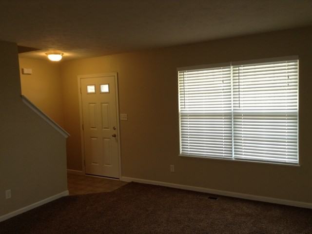 204 Wellington Ct - Photo 2 of 10