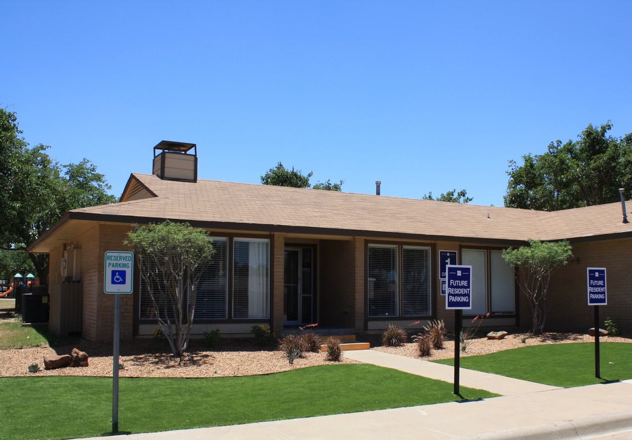 Coventry Pointe - Photo 2 of 8