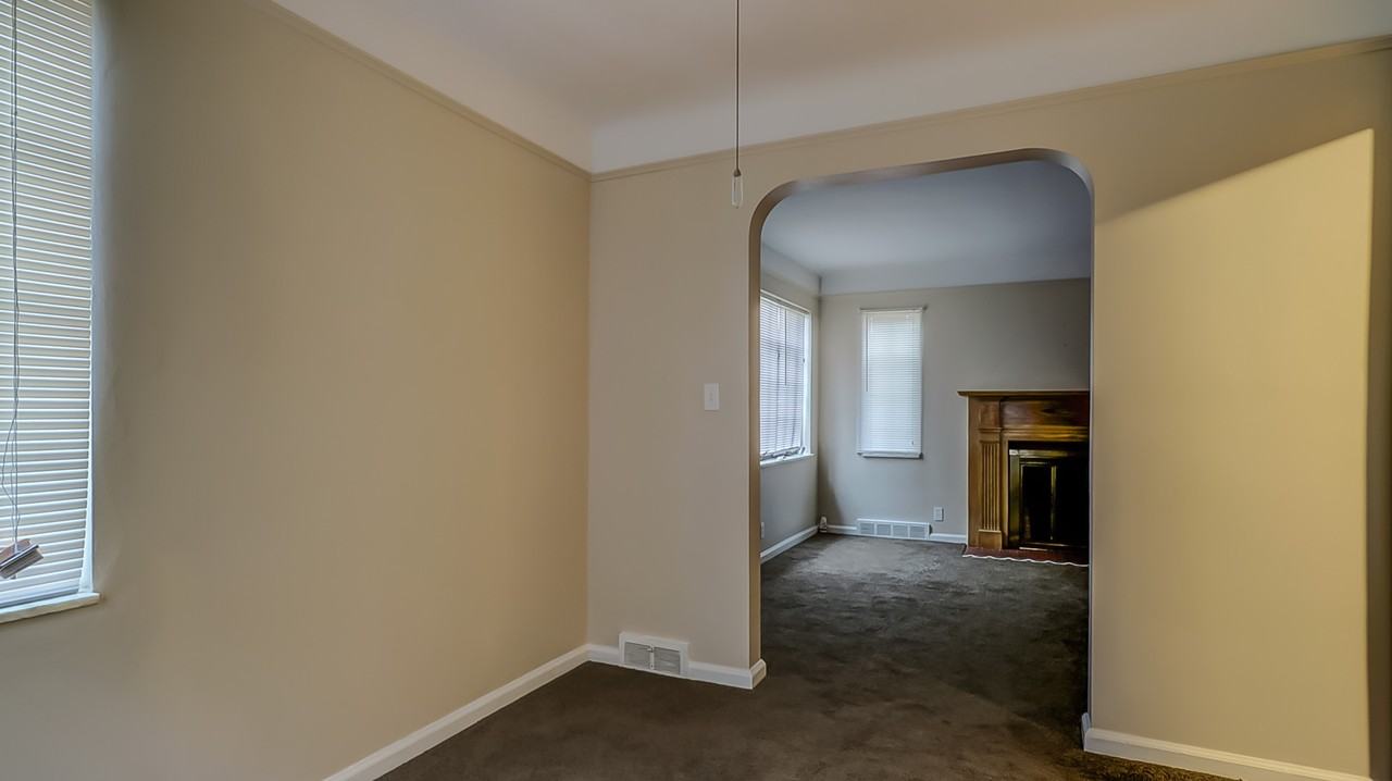 25411 Pembroke Avenue - Photo 2 of 20