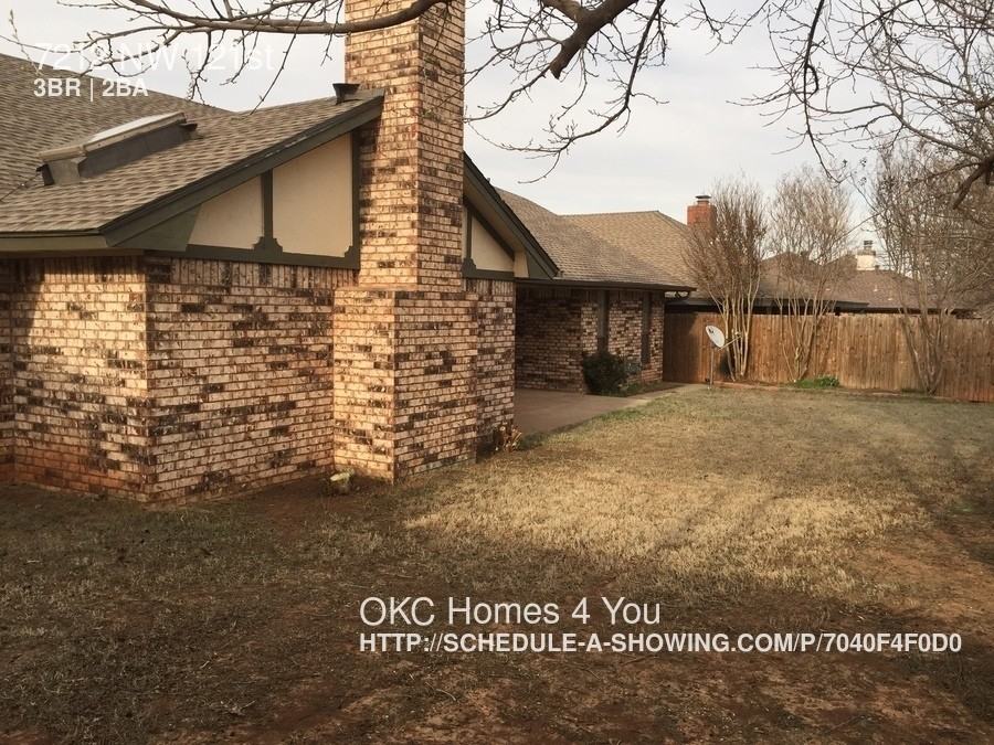 7212 NW 121st St - Photo 2 of 16