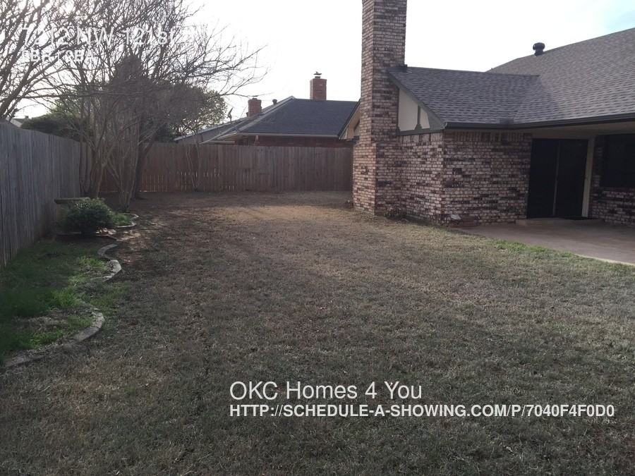 7212 NW 121st St - Photo 3 of 16