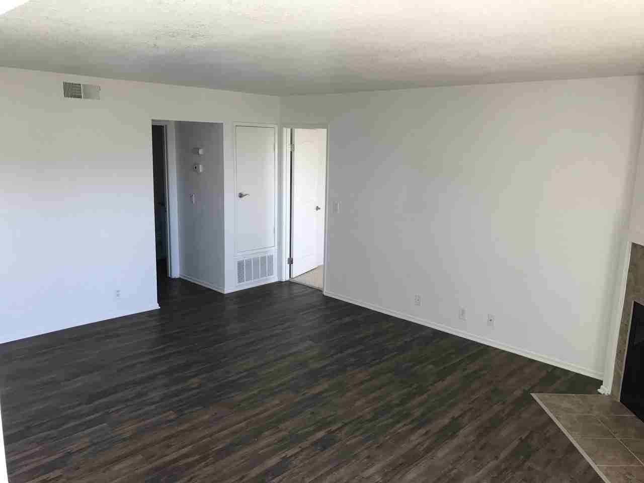 980 Sea Cliff Drive - Photo 3 of 4