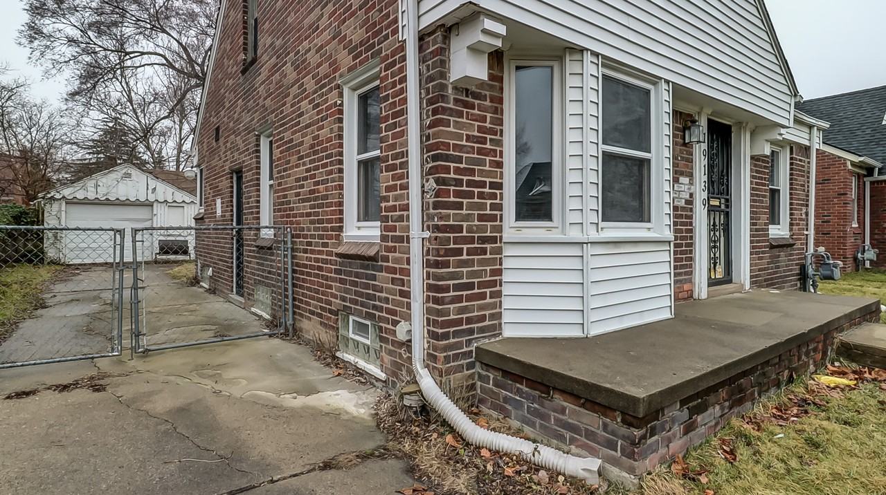 19139 Fielding Street - Photo 3 of 19