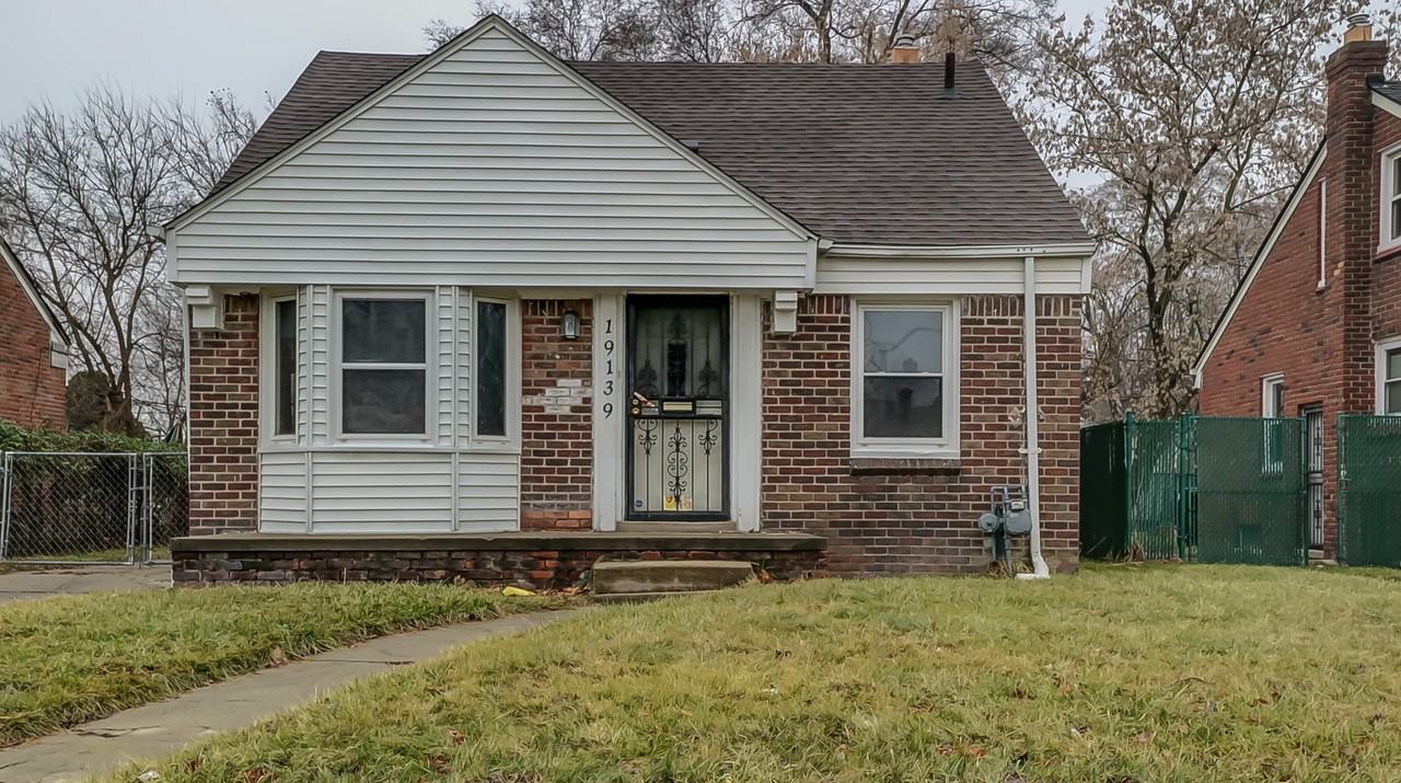 19139 Fielding Street - Photo 2 of 19