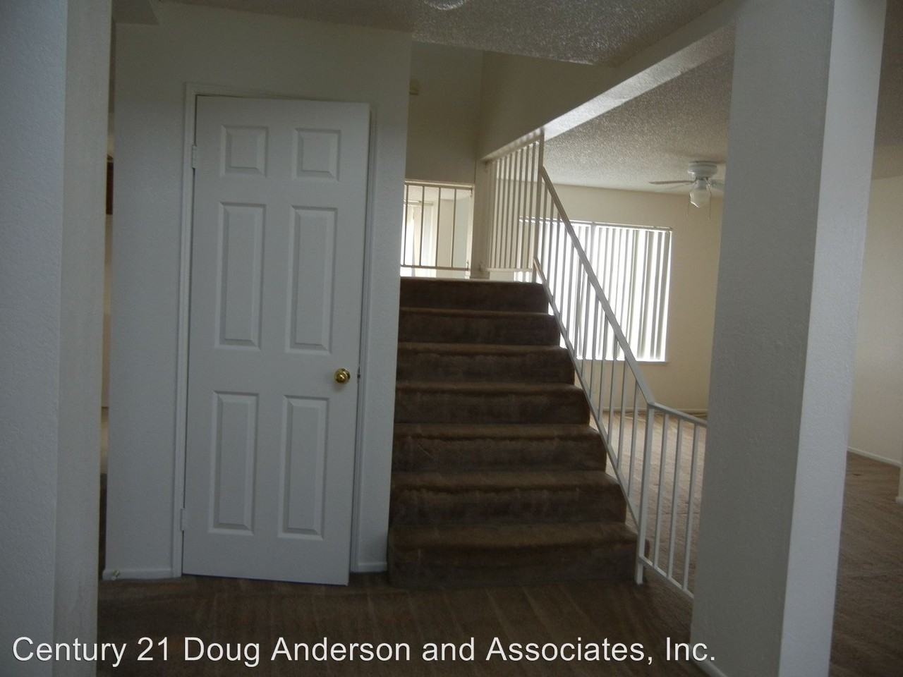 2520 Topaz Ln - Photo 2 of 15