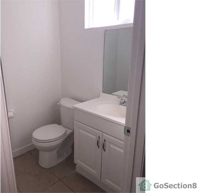 35 Goodyear St - Photo 2 of 11