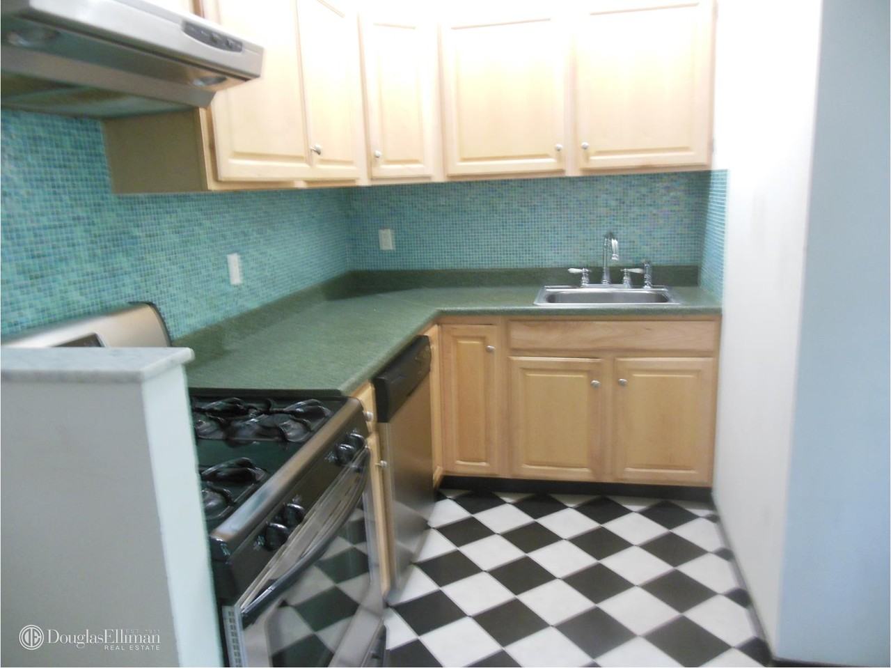 274 Court St #1 - Photo 2 of 9