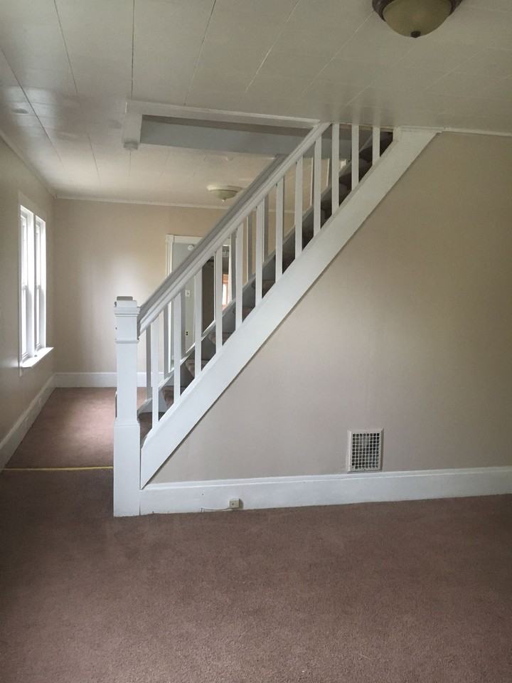 116 W Adams St - Photo 3 of 8