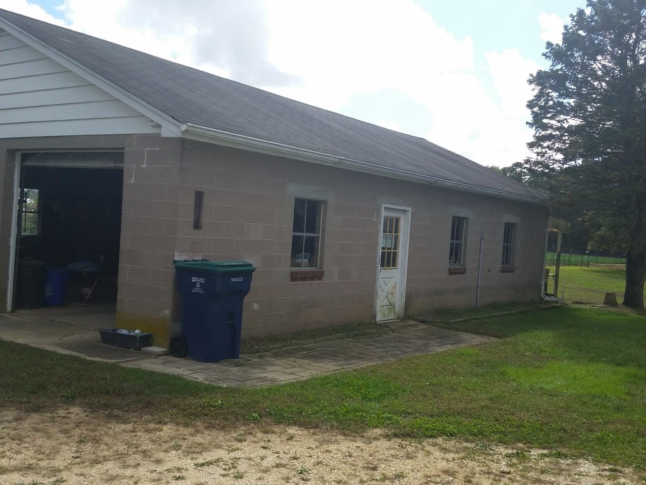 962 Tuckahoe Rd - Photo 3 of 4