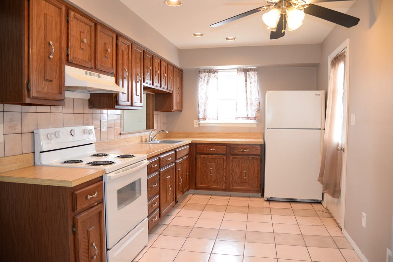 42 Monroe St - Photo 3 of 23