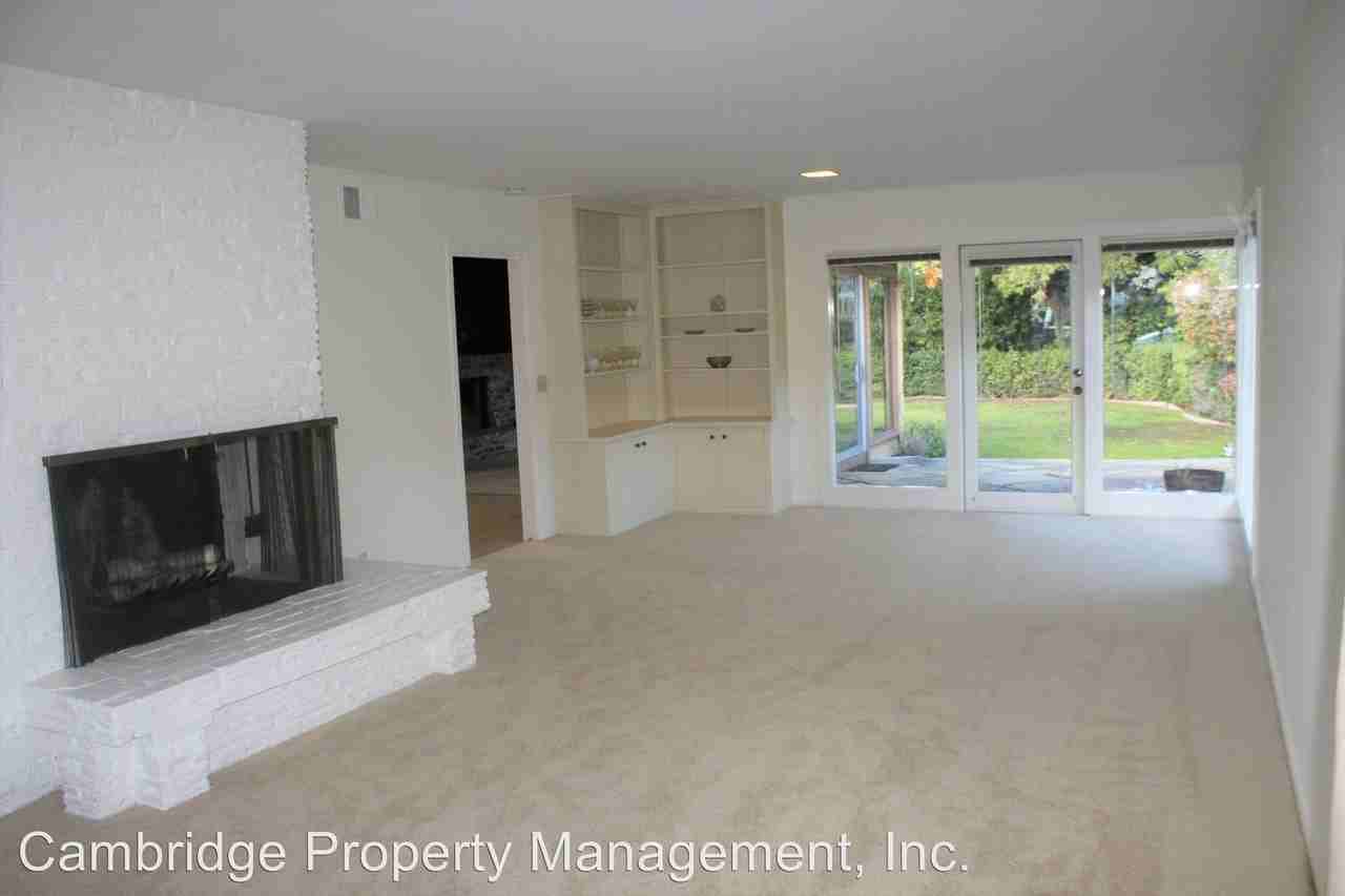 896 Southampton Dr - Photo 3 of 17