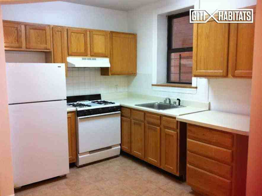 971 Kelly St #2A - Photo 2 of 5