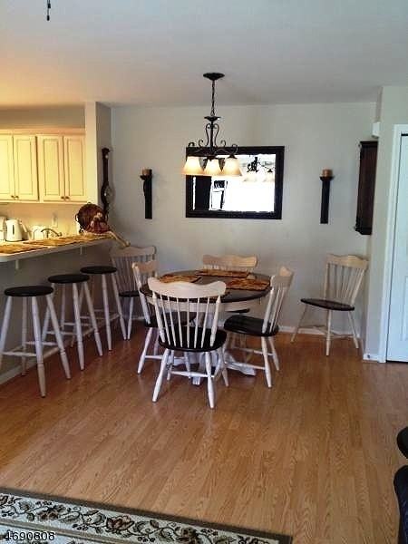 10 Parkside Ct - Photo 3 of 6