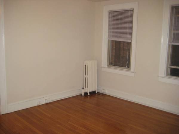 3039 Q St NW - Photo 3 of 9