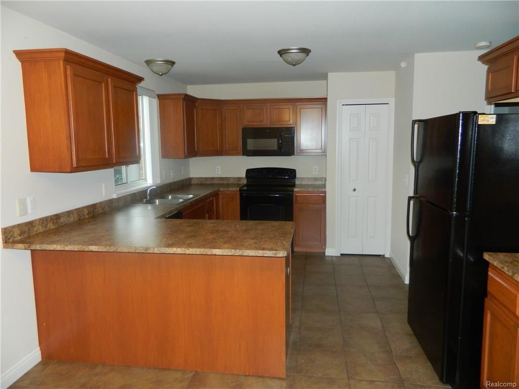 1106 Birchwood Dr - Photo 2 of 12