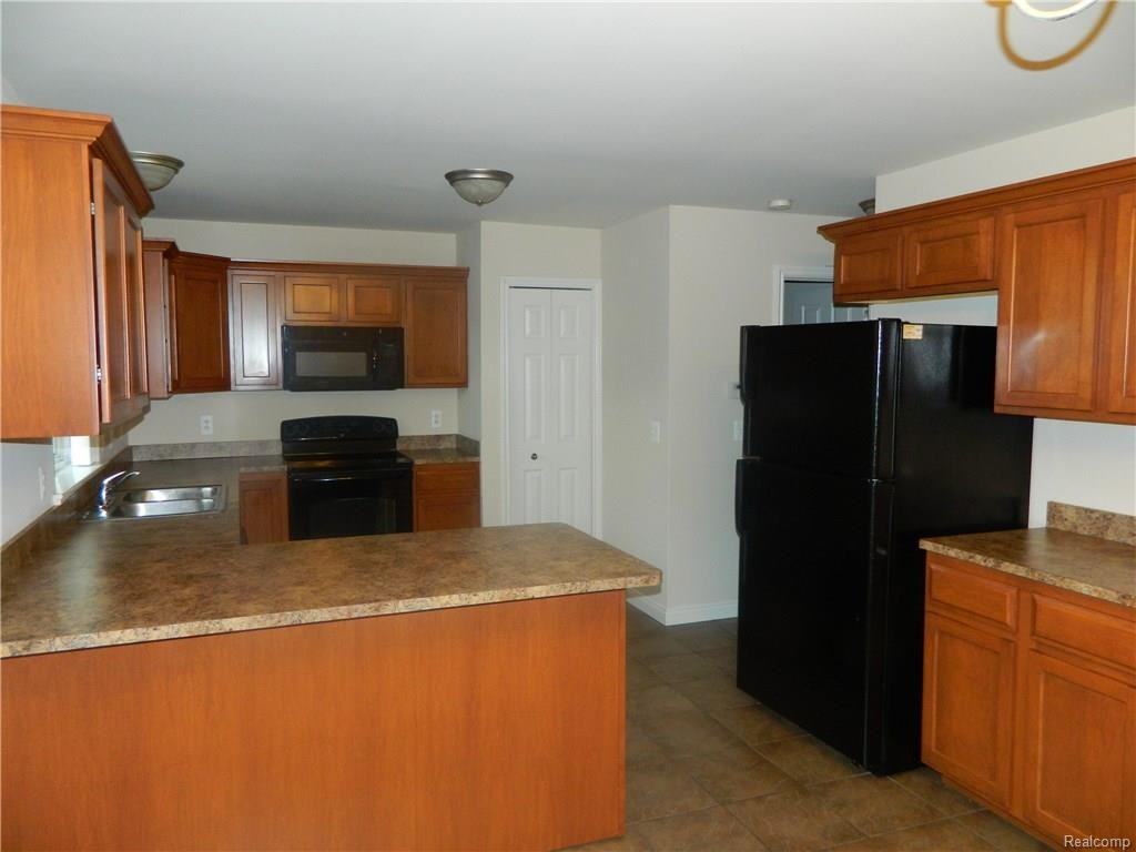 1106 Birchwood Dr - Photo 3 of 12