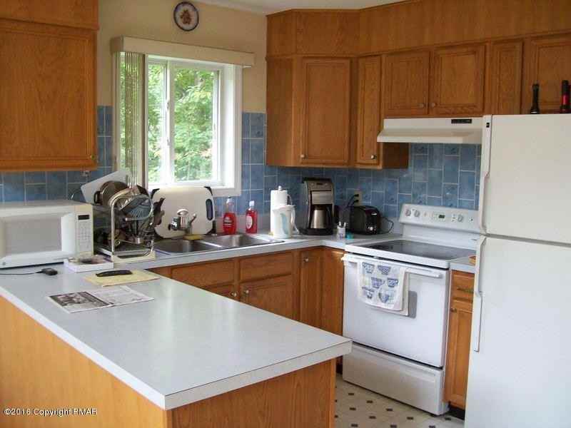 100 Heather Hill Rd - Photo 3 of 21