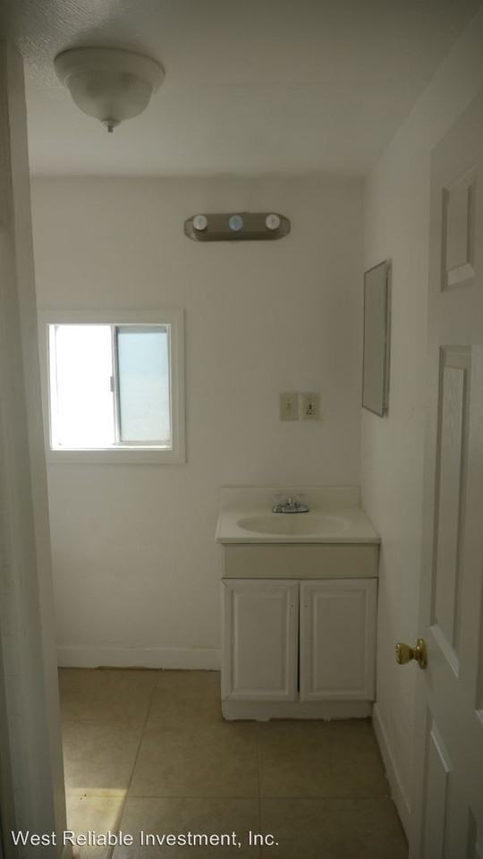 232 E 45th St - Photo 3 of 19