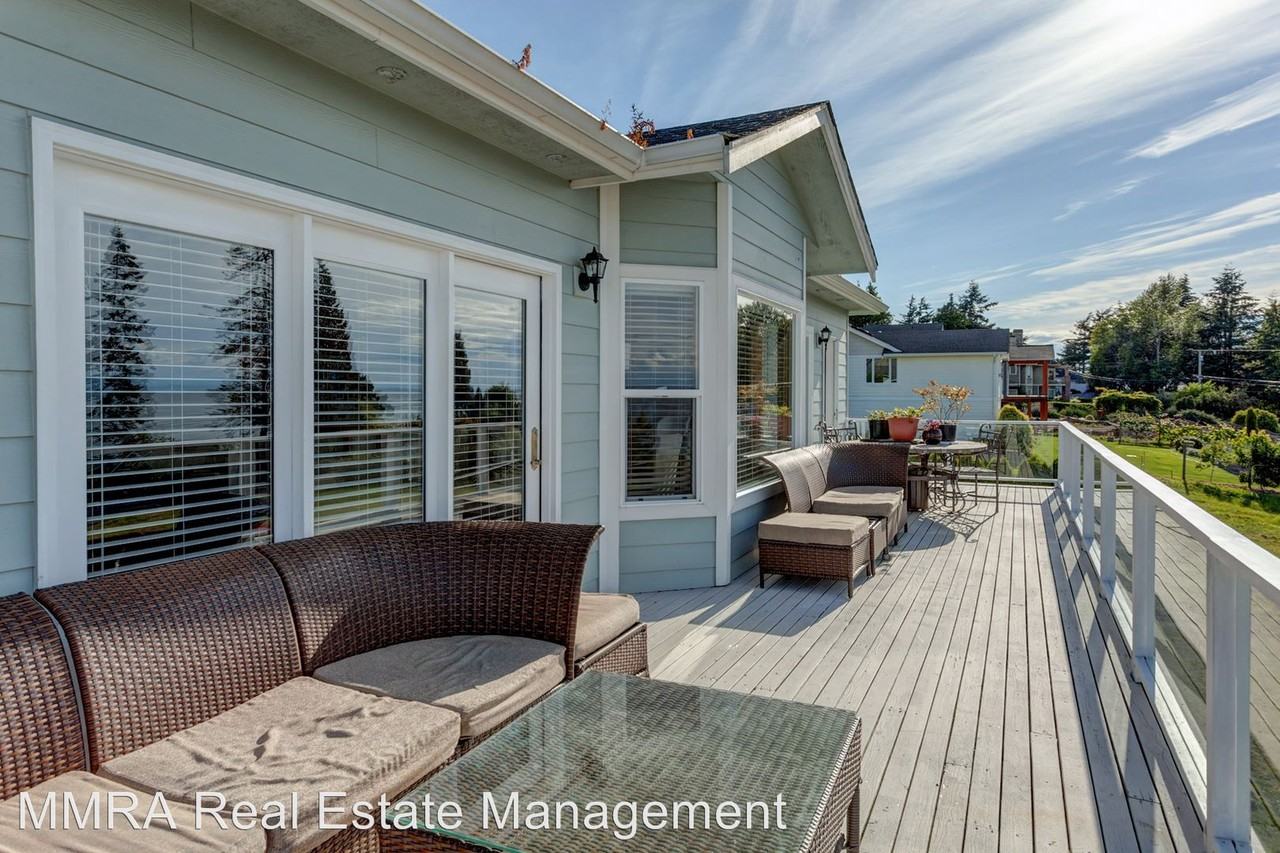 5660 Whitehorn Way - Photo 3 of 30