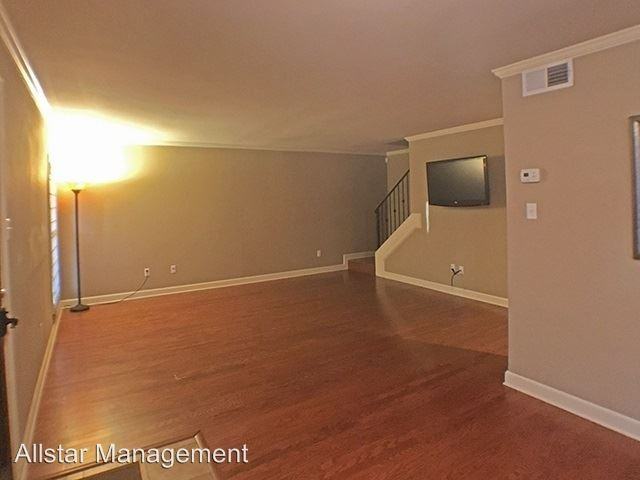 696 St Augustine Square - Photo 2 of 15