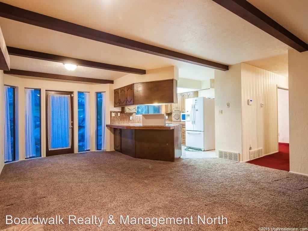 688 W 4050 N - Photo 3 of 47