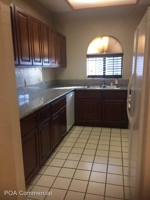 1405 Santa Margarita St #D - Photo 2 of 8