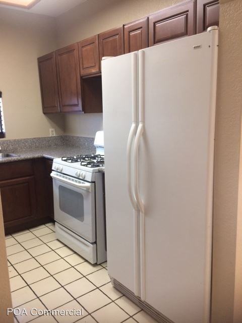 1405 Santa Margarita St #D - Photo 3 of 8