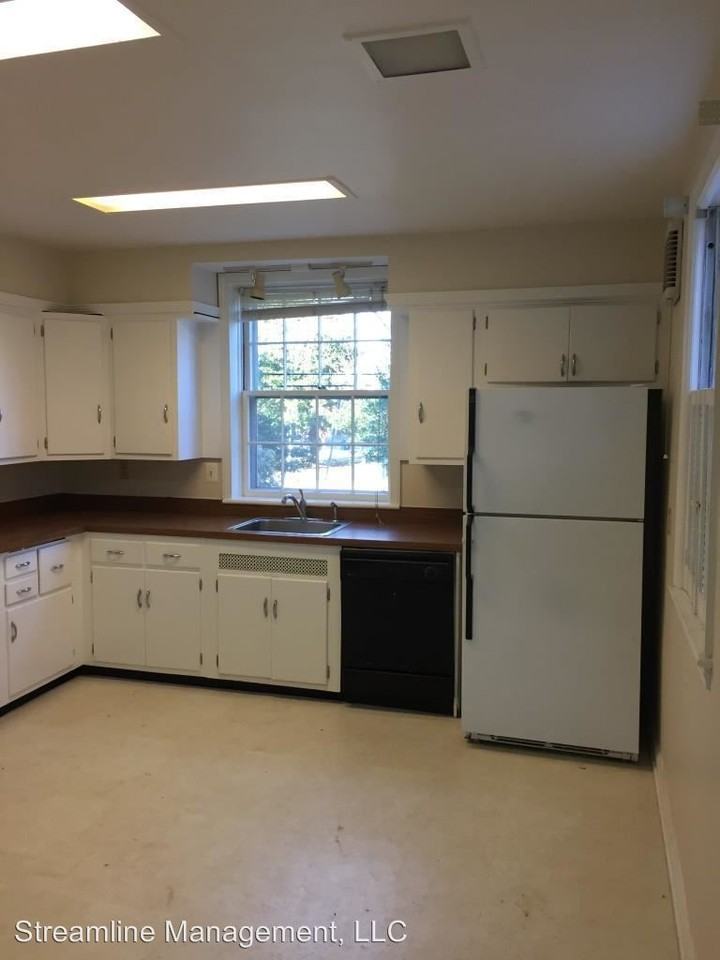 1010 Dale Dr - Photo 3 of 19