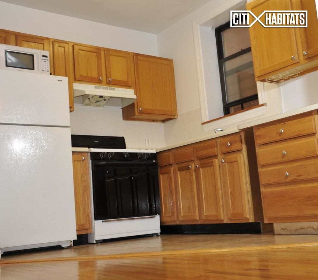 971 Kelly St #2A - Photo 3 of 5