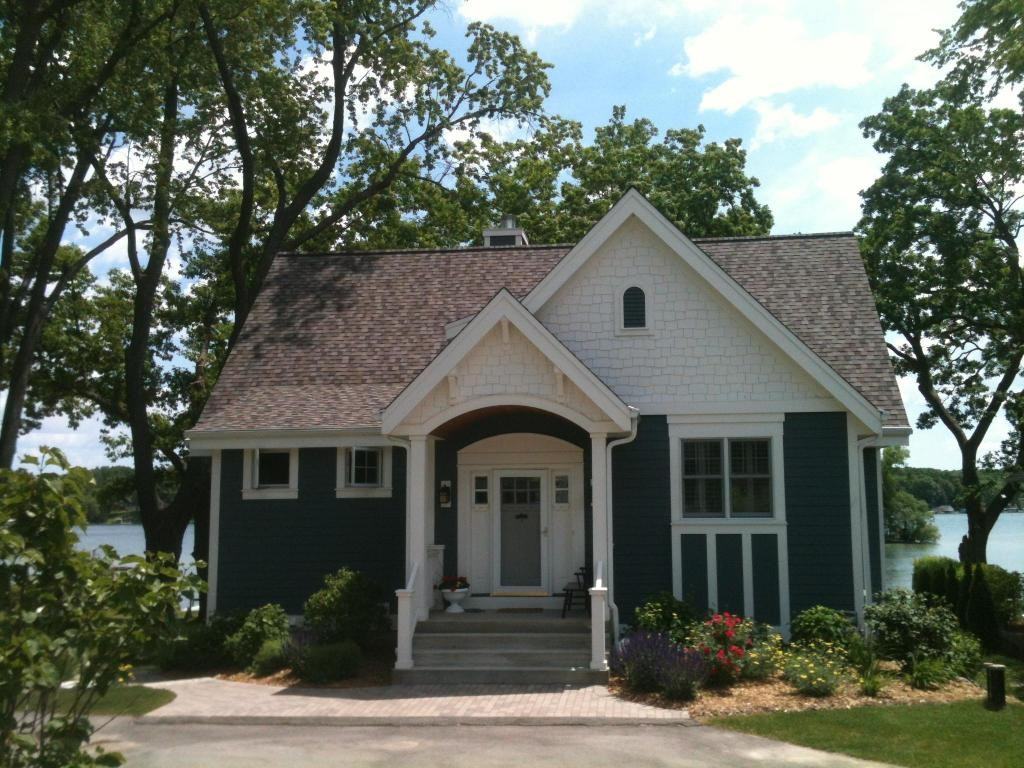 5922 N Lake Dr - Photo 2 of 16