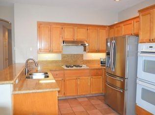 556 Villa Centre Way B - Photo 2 of 16