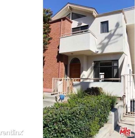 2207 7th St - Photo 2 of 32