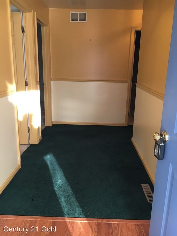 611 Maplewood Ave - Photo 2 of 11