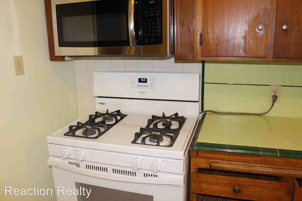 144 W 49th St - Photo 3 of 10