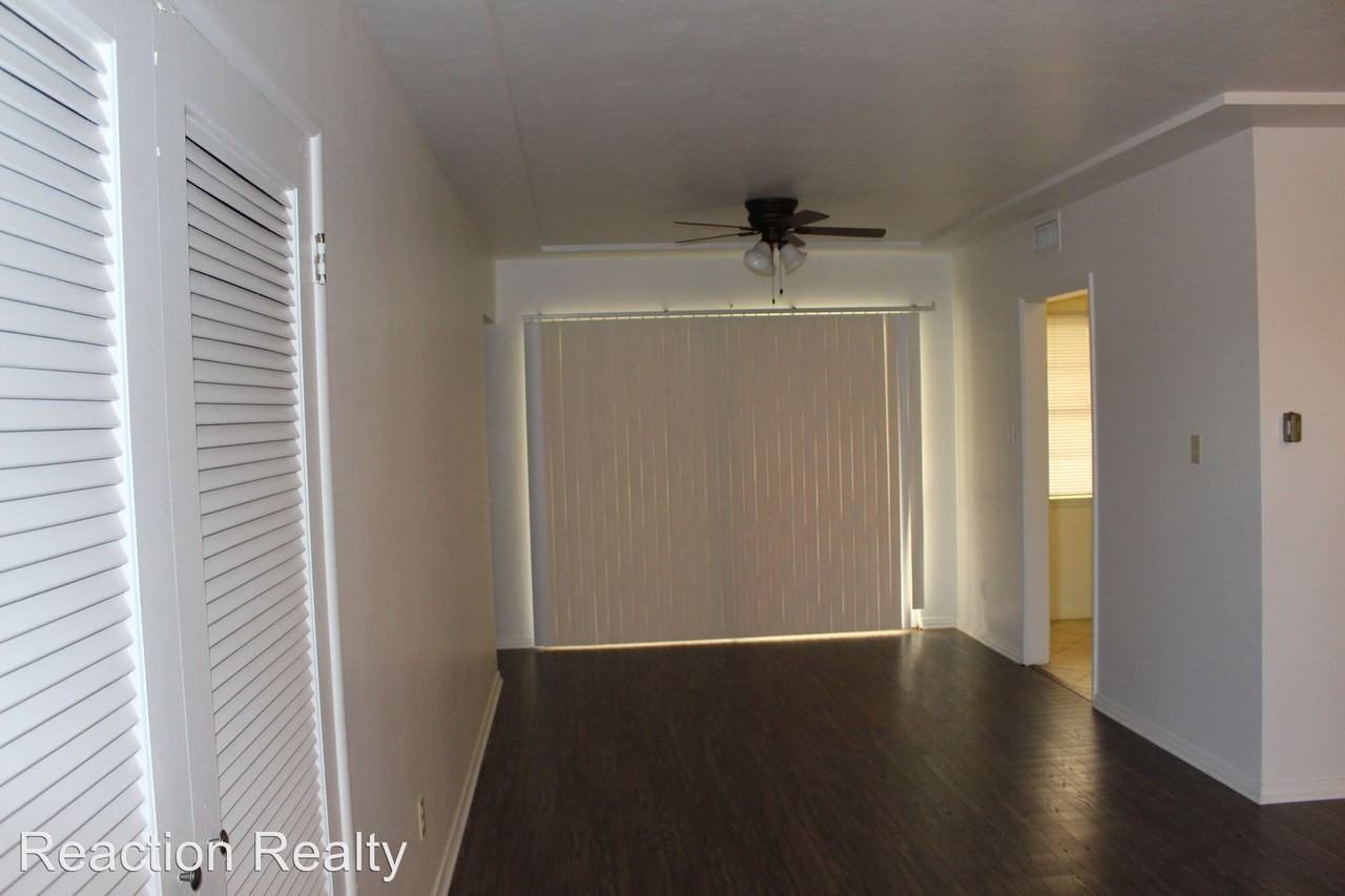 144 W 49th St - Photo 2 of 10