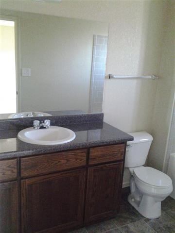 718 13th St - Photo 2 of 3