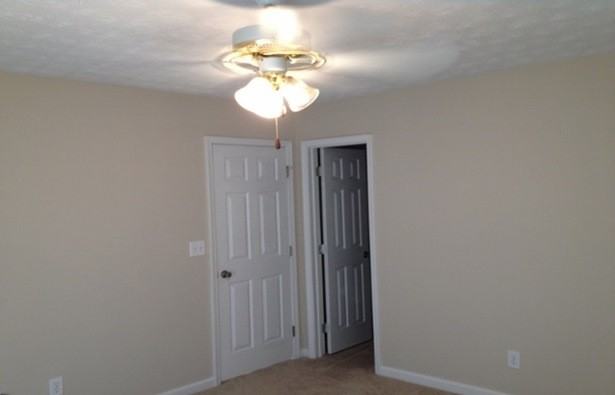 225 Apple Valley Rd - Photo 3 of 17