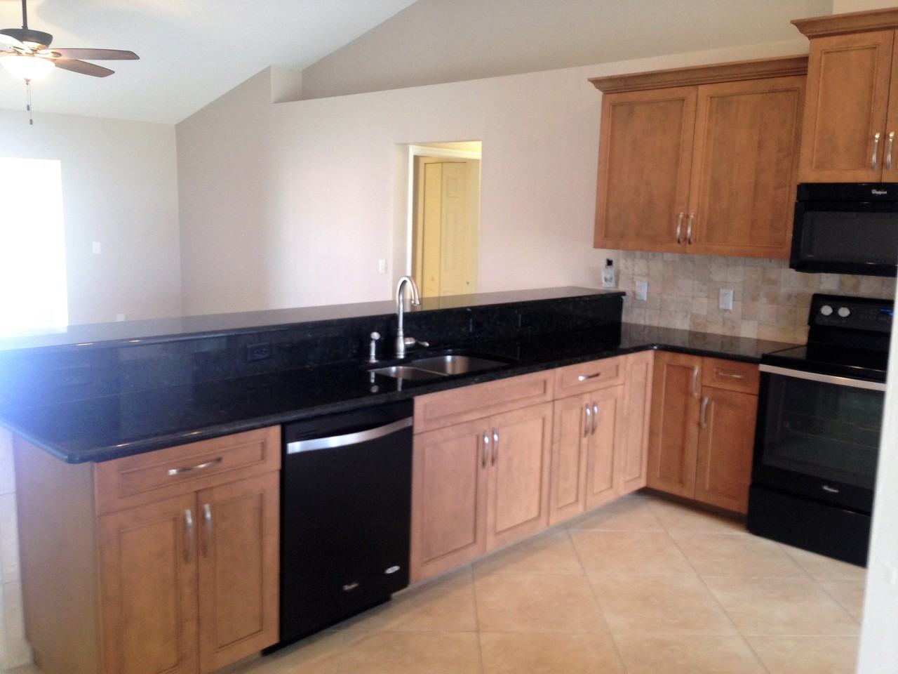 117 NE 11th Terrace - Photo 3 of 20