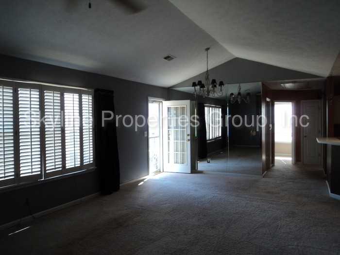 3025 Lake Park Trail - Photo 3 of 10