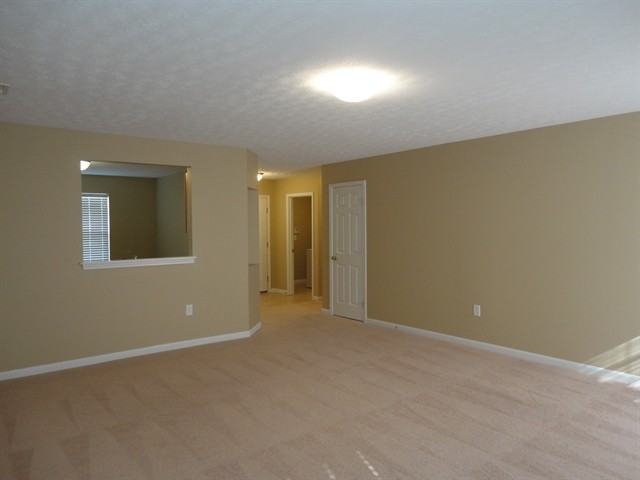 481 Hennepin Dr - Photo 2 of 13