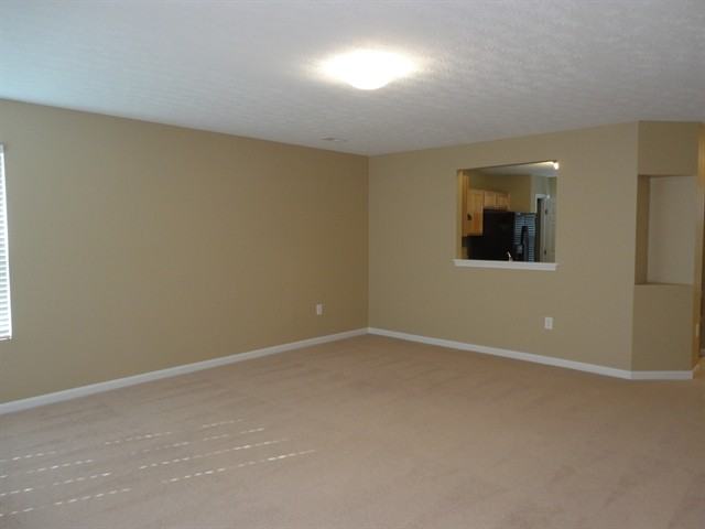 481 Hennepin Dr - Photo 3 of 13