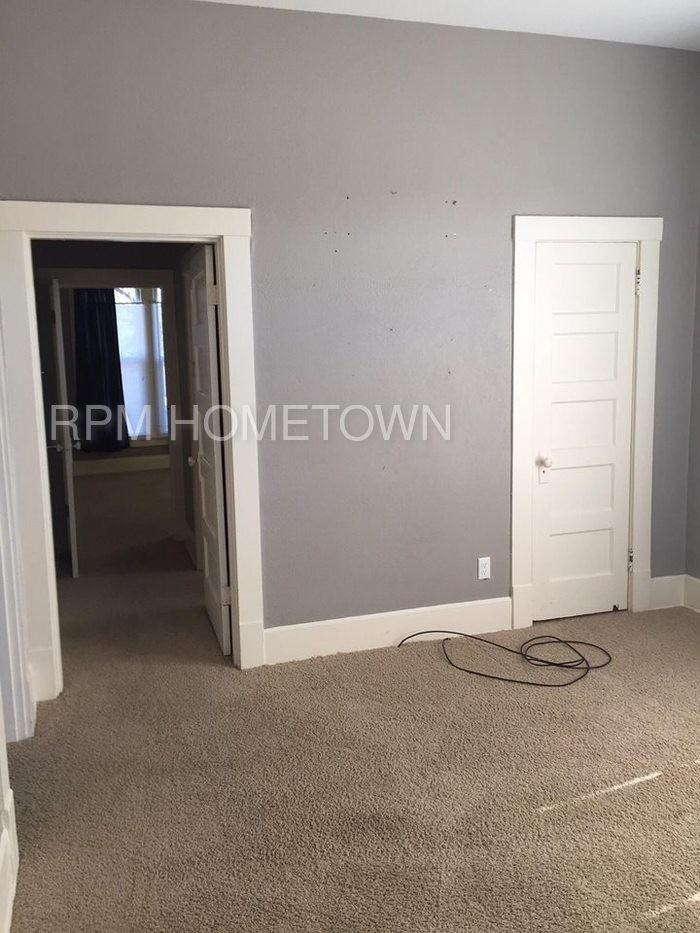 407 Linwood Ave - Photo 3 of 14