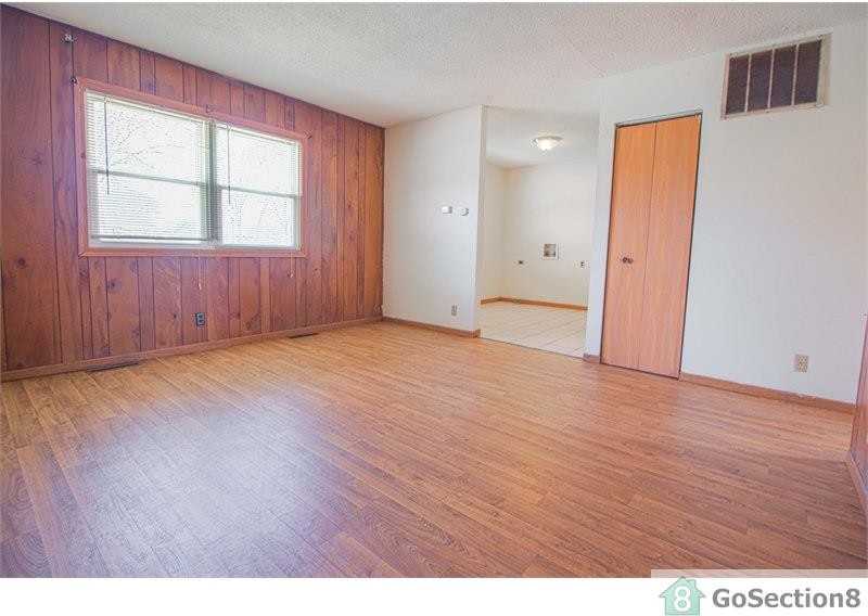 4 Hanover Ct #B - Photo 3 of 10