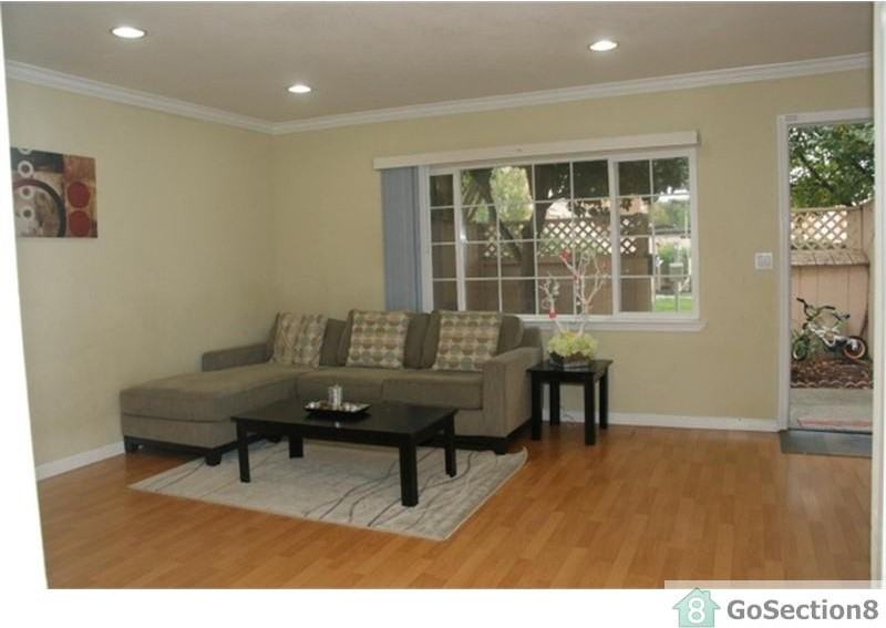 2170 Luz Ave - Photo 2 of 4