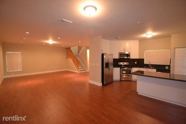 270 NW 207th Way - Photo 3 of 7