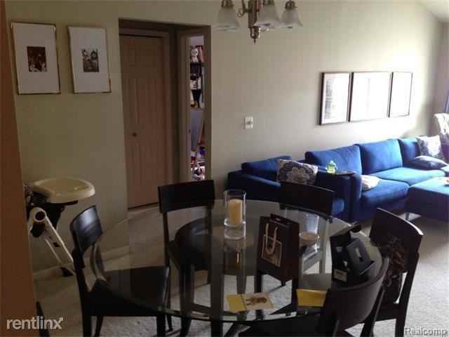 23887 Greenwood Dr - Photo 2 of 9