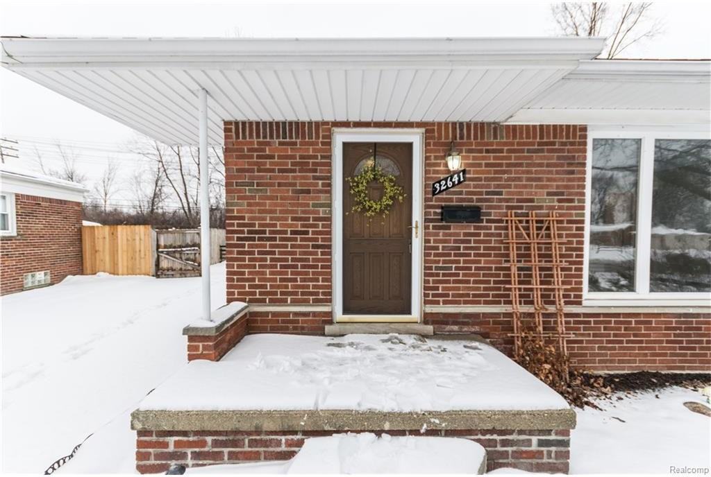 32641 Beacon Ln - Photo 3 of 19