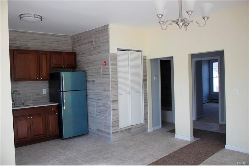 7 Old Lake Rd #7 - Photo 3 of 12